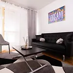 Elegante Evasion Dans Le Vibrant 11E Arrondissement - Longue Duree
