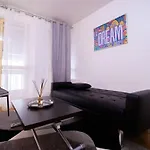 Elegante Evasion Dans Le Vibrant 11E Arrondissement - Longue Duree